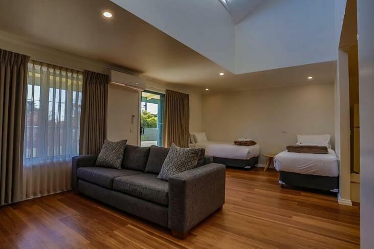 Phillip Island Off-Track Accommodation Коув Экстерьер фото
